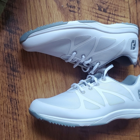 FootJoy Leisure Sz. 8.5 Athletic Golf Shoes NWOT - Picture 3 of 7